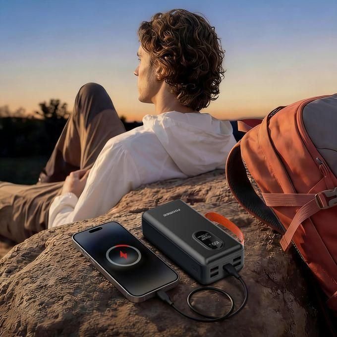 FOOMEE AF32 30000mAh 22.5w Type-C Fast Charging Power Bank with Built-in Strap and Flashlight
